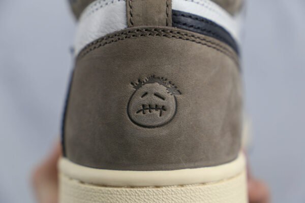 Travis Scott x Air Jordan 1 Retrô High Dark Mocha - Image 5