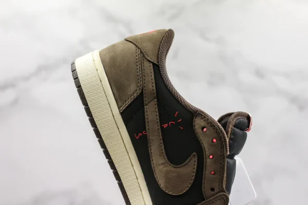 Travis Scott x Nike Air Jordan 1 Low Retro SP Dark Mocha - Image 4