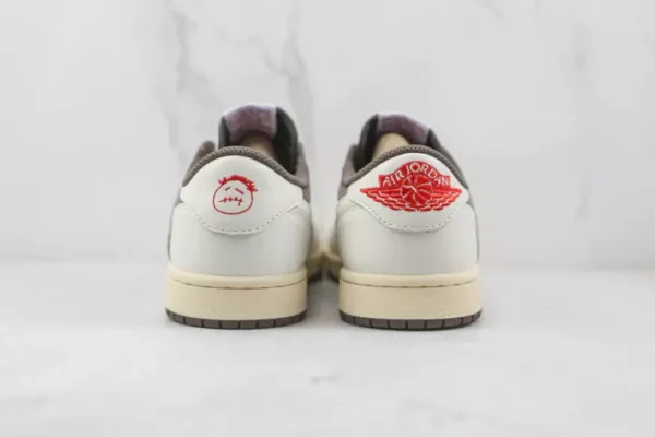 Travis Scott x Nike Air Jordan 1 Low OG Reverse Mocha - Image 5