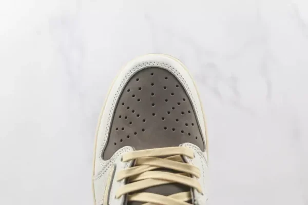 Travis Scott x Nike Air Jordan 1 Low OG Reverse Mocha - Image 4