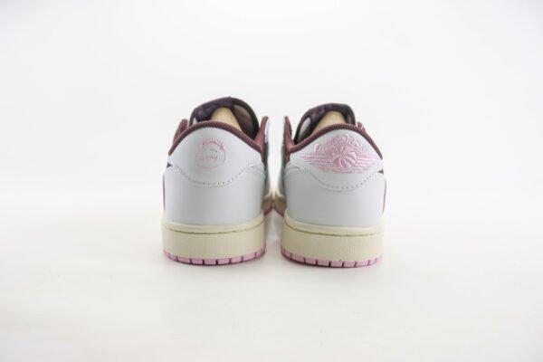 Travis Scott x Nike Air Jordan 1 Low OG Dark Pony - Image 7