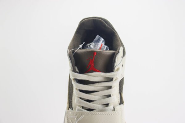 Travis Scott x Nike Air Jordan Jumpman Jack TR Sail - Image 4
