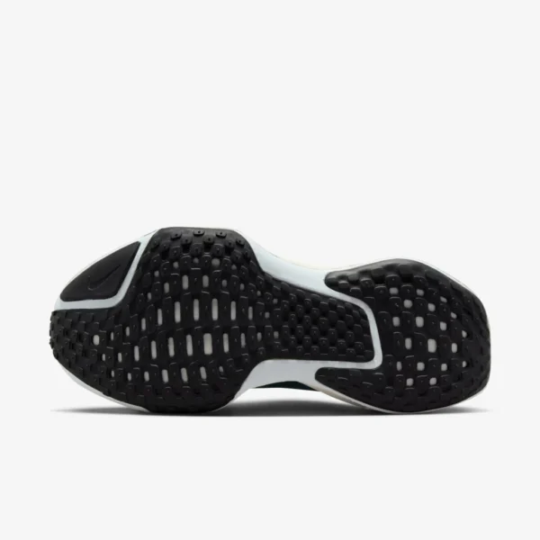 Nike Invincible 3 Black White - Image 4