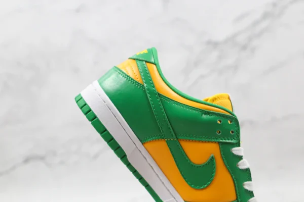 Nike SB Dunk Low SP Brasil - Image 3
