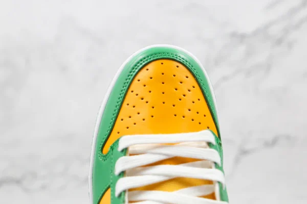 Nike SB Dunk Low SP Brasil - Image 4