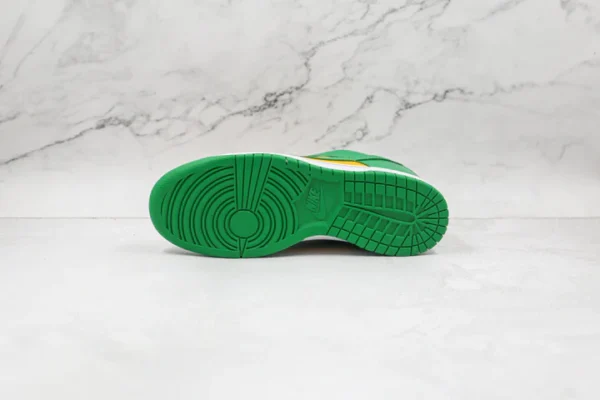 Nike SB Dunk Low SP Brasil - Image 6