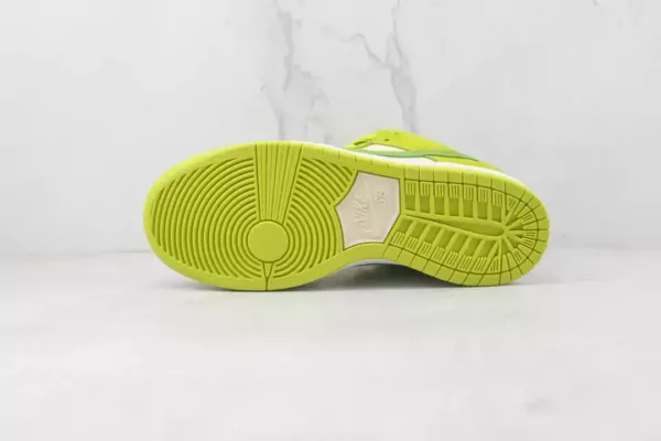 Nike SB Dunk Low Pro Sour Apples - Image 5