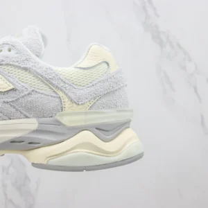 New Balance 9060 Quartz Grey - Image 3